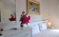 Zefiros Corfu 3* פאלאוקסטריצה